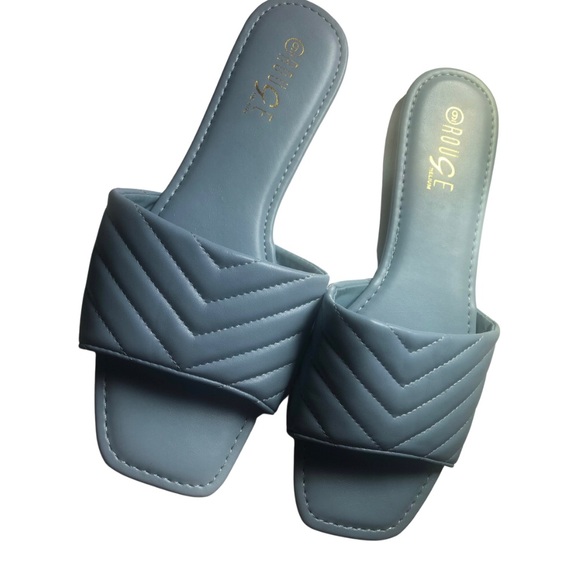 Unworn square toe sandals size 9 womens - Picture 2 of 3